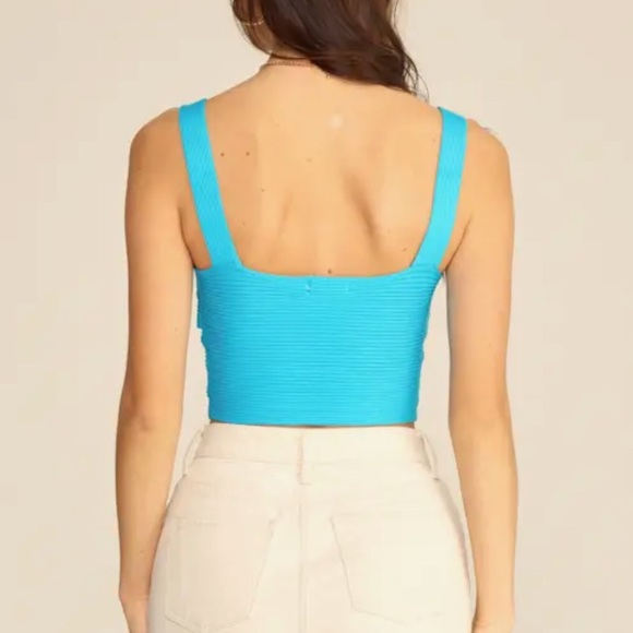 Clearance!! Cross top - Picture 5 of 5